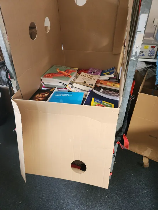 CAGE OF A SIGNIFICANT QUANTITY OF ASSORTED BOOKS BY STEPHEN KING, J. R. R. TOLKIEN, ANDRZEJ SAPKOWSKI, ISAAC ASIMOV, MADELINE MILLER, NATALIE LLOYD, URSULA LE GUIN, NAHOKO UEHASHI, ETC