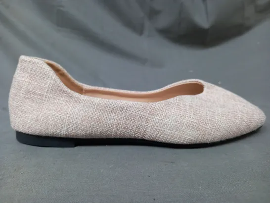 BOXED PAIR OF DESIGNER SLIP-ON SHOES IN SAND EU SIZE 36