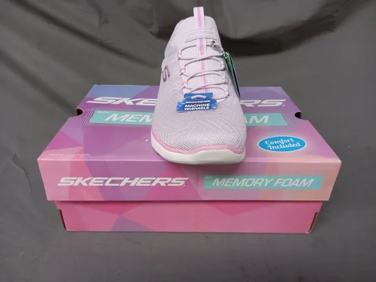 BOXED PAIR OF SKECHERS MEMORY FOAM TRAINERS IN PINK UK SIZE 4