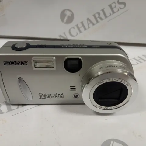 SONY CYBER-SHOT 3.2 MP CAMERA