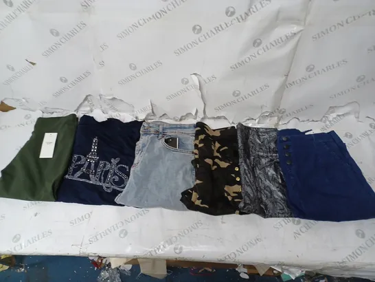 BOX OF ASSORTED CLOTHING ITEMS TO INCLUDE JEANS, LEGGINGS, CARGO TROUSERS ETC 