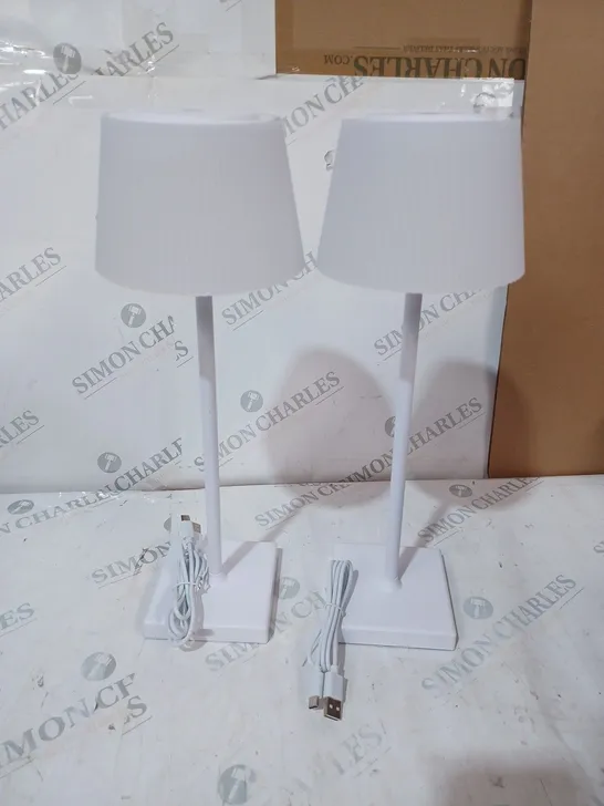 SE TO 2 WHITE TABLE LAMPS WITH TOUCH ACTIVATION