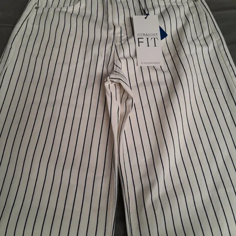 STRADIVARIUS PINSTRIPE JEANS SIZE 12