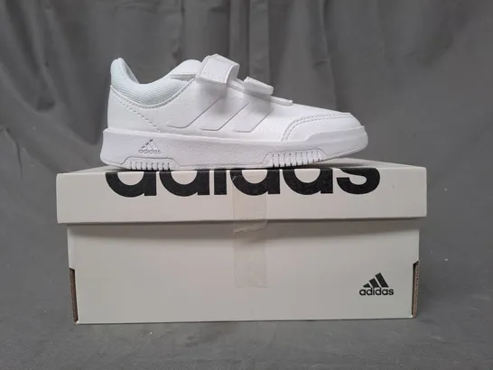 BOXED PAIR OF ADIDAS TENSAUR SPORT 2.0 KIDS SHOES IN WHITE UK SIZE 8