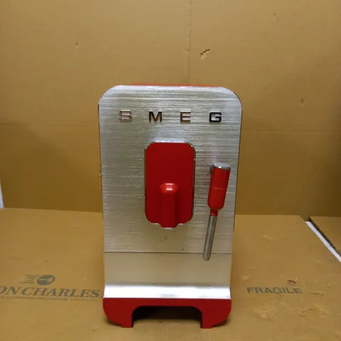 SMEG BCC02RDMUK BEAN TO CUP COFFEE MACHINE