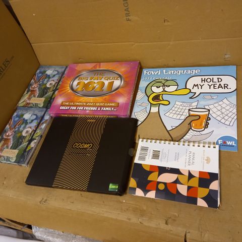 LOT OF ASSORTED ITEMS TO INCLUDE ANNUAL PLANNERS, DIARYS AND IPAD CASES