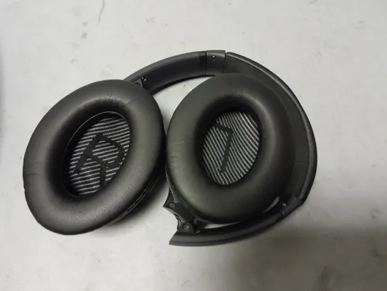 BOSE WIRELESS HEADPHONE IN CASE