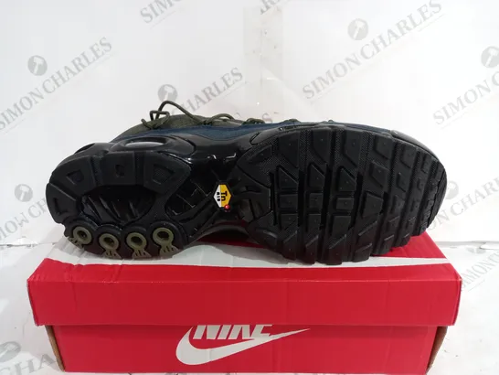 BOXED NIKE AIR MAX PLUS - UK 11