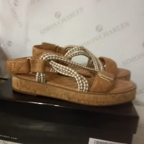 CAMEL LEATHER ROPE FLATFORM SANDAL