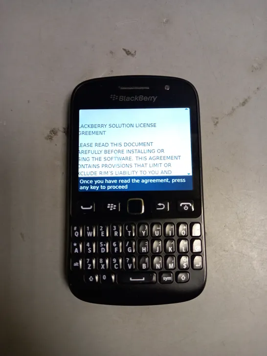 UNBOXED BLACKBERRY MOBILE PHONE