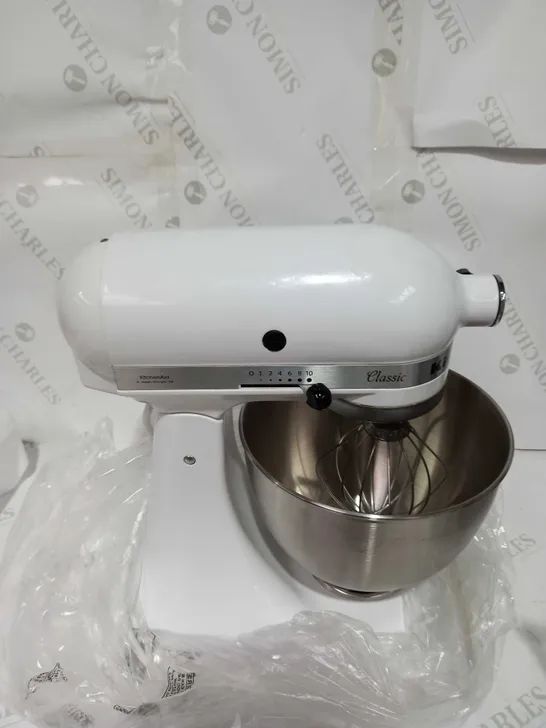 KITCHEN AID CLASSIC STAND MIXER