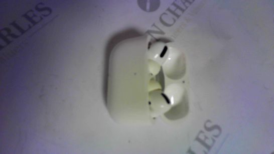 APPLE AIR PODS  MODEL A2190