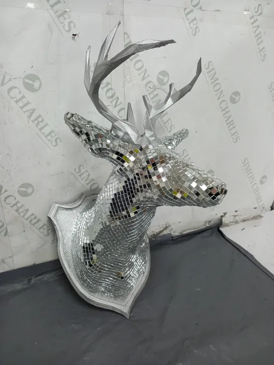 REFLECTIVE DISCO EFFECT MOUNTABLE DEER HEAD DECOR PIECE - COLLECTION ONLY