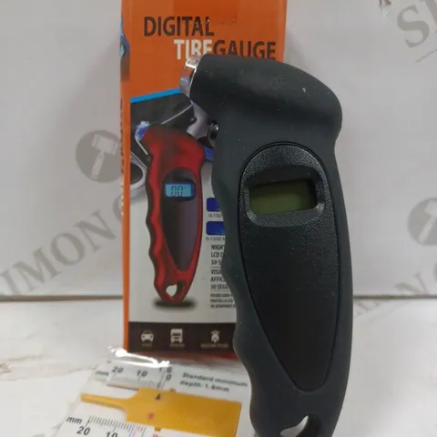 BOXED DIGITAL TIRE GAUGE