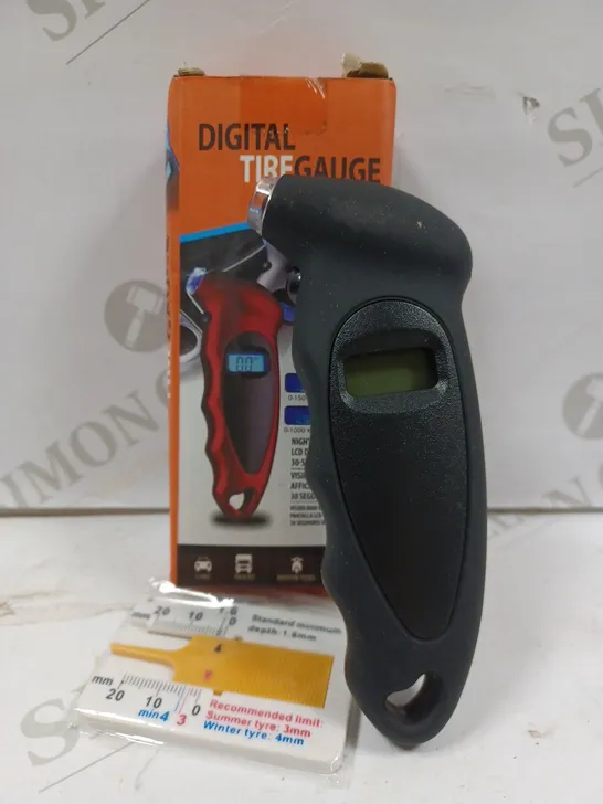 BOXED DIGITAL TIRE GAUGE