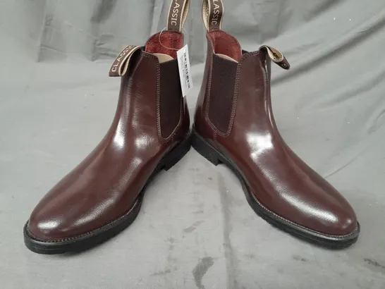 BOXED PAIR OF RHINEGOLD JODHPUR BOOTS IN DARK BROWN SIZE 8