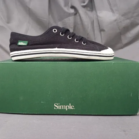 BOXED PAIR OF SIMPLE SATIRE CANVAS SNEAKERS IN BLACK SIZE 4