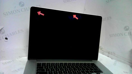 SILVER APPLE MACBOOK PRO I7 2.3 512GB SSD