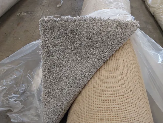 ROLL OF QUALITY EMPEROR PLATINUM CARPET // SIZE: APPROXIMATELY 4 X 2.6m