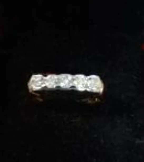 18CT GOLD FIVE STONE RING SET WITH NATURAL DIAMONDS