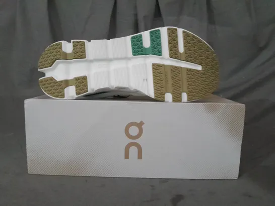 BOXED PAIR OF ON CLOUDRUNNER 2 SHOES IN WHITE/GREEN UK SIZE 10.5