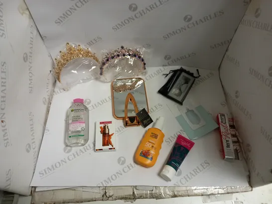 LOT OF APPROXIMATELY 10 HEALTH AND BEAUTY ITEMS TO INCLUDE TIARAS, GRANIER, CLARIS