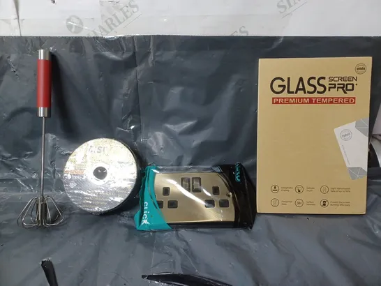 BOX OF APPROXIMATELY 15 ASSORTED ITEMS TO INCLUDE - WALL UK SOCKETS , CISIVIS CUTTING WHEEL , GLASS SCREEN PRO PROTECTOR ETC