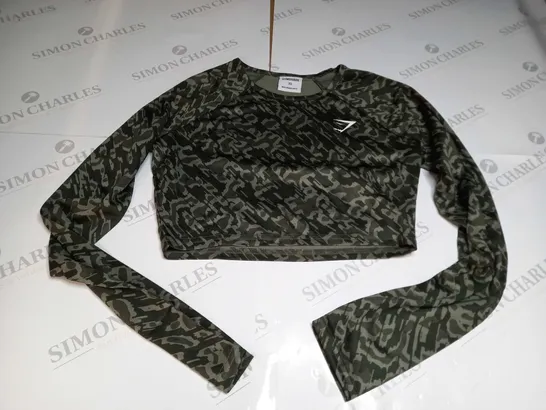 GYMSHARK CROP TOP IN CAMO GREEN - XS