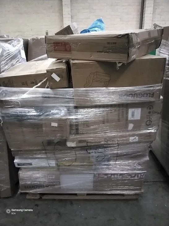 PALLET OF ASSORTED ITEMS INCLUDING OIL HEATED WITH TIMER, WHITE CHRISTMAS TREE, FLOGUOOR CHAIR, ANGELSHIELD TOILET SEAT