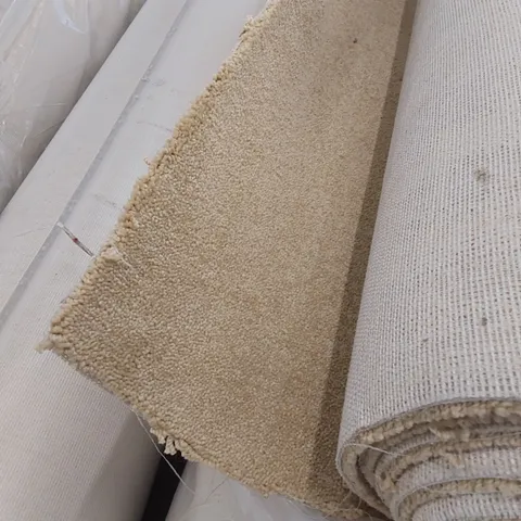 ROLL OF QUALITY EC AURA SAND DUNE CARPET  // SIZE: APPROX 4 X 5.1m