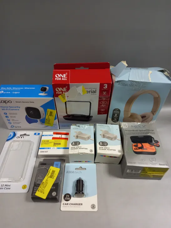 APPROXIMATELY 25 ASSORTED ELECTRICAL PRODUCTS TO INCLUDE HOME SECURITY WIFI CAMERA, PROTECTIVE PHONE CASES, HEADPHONES ETC 