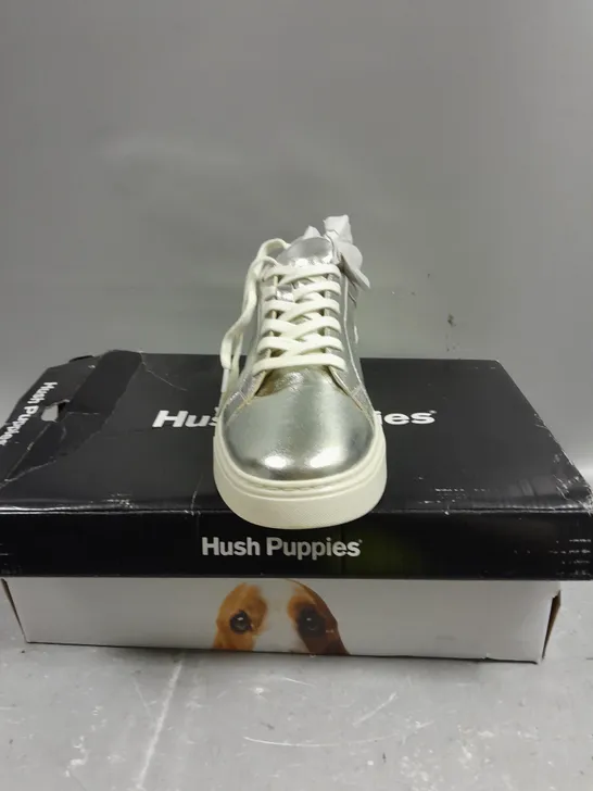 BOXED PAIR OF HUSH PUPPIES CAMILLE LACE CUPSOLE TRAINERS IN SILVER - 6