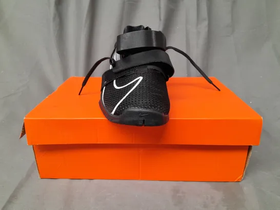 BOXED PAIR OF NIKE ROMALEOS 4 SHOES IN BLACK/GREY UK SIZE 9.5