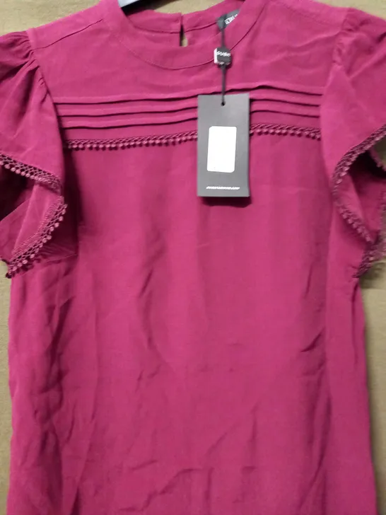 DUSK EMBROIDED TRIM TOP IN WINE - SIZE 6