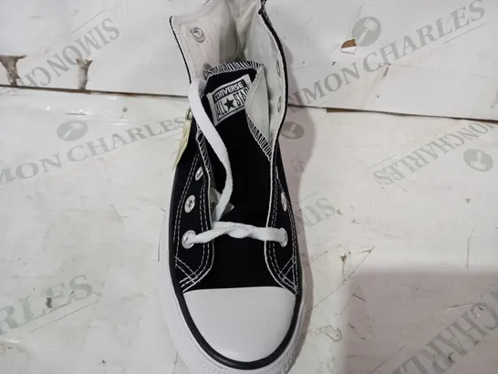 BOXED PAIR OF CONVERSE ALL STAR SHOES IN BLACK/WHITE UK SIZE 5.5