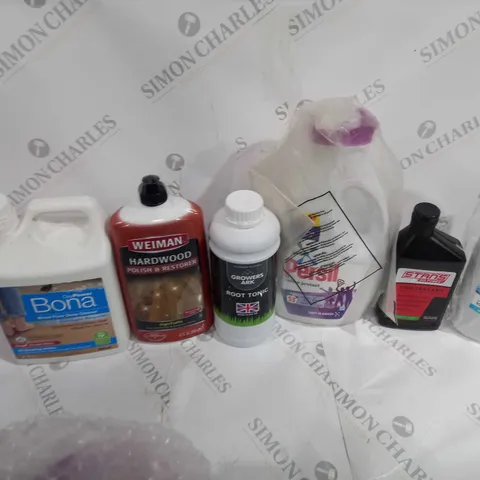 APPROXIMATELY 10 ASSORTED HOUSEHOLD GOODS TO INCLUDE OXYPOWER BONA, HARDWOOD POLISH, AND ROOT TONING ETC. 