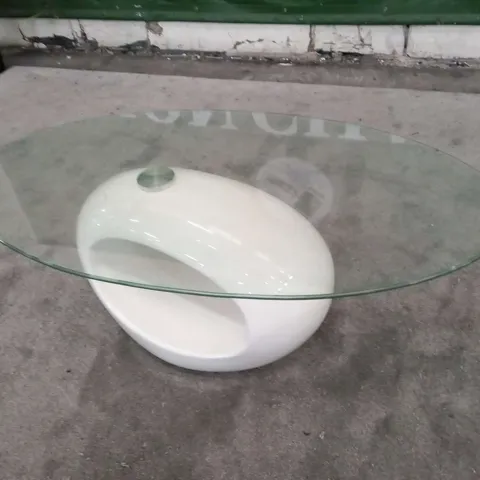 NEBLUS STYLE CURVED WHITE & CLEAR GLASS COFFEE TABLE