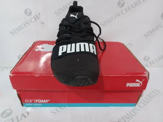 BOXED PAIR OF PUMA TRAINERS IN BLACK UK SIZE 6