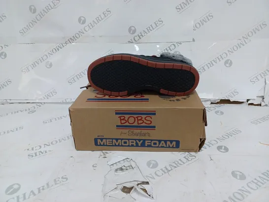 BOXED BOBS FROM SKECHERS WOVEN BOOTS- SIZE 3.5