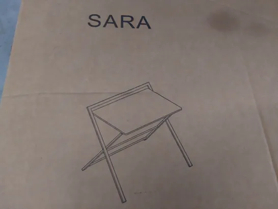 BOXED SARA BOARD WITH METAL DESK