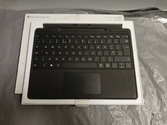 MICROSOFT SURFACE PRO SIGNATURE KEYBOARD