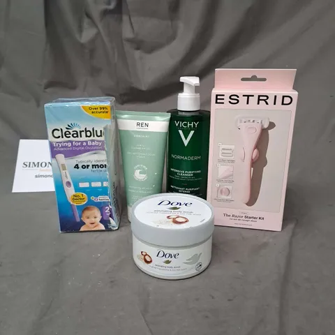 APPROXIMATELY 20 ASSORTED COSMETIC PRODUCTS TO INCLUDE CLEARBLUE OVULATION TESTS, DOVE BODY SCRUB AND ESTRID RAZOR STARTER KIT ETC. 