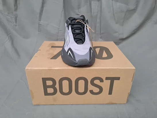 BOXED PAIR OF ADIDAS YZY BOOST 700 SHOES IN LAVENDER UK SIZE 3.5