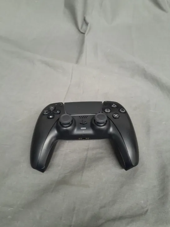 PLAYSTATION 5 GAMES CONTROLLER IN BLACK