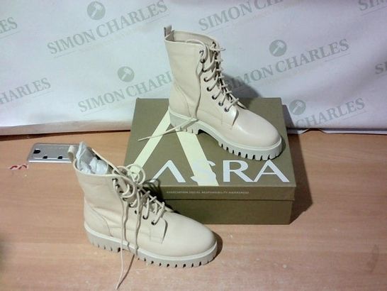 BOXED PAIR OF ASTRA SIZE 37