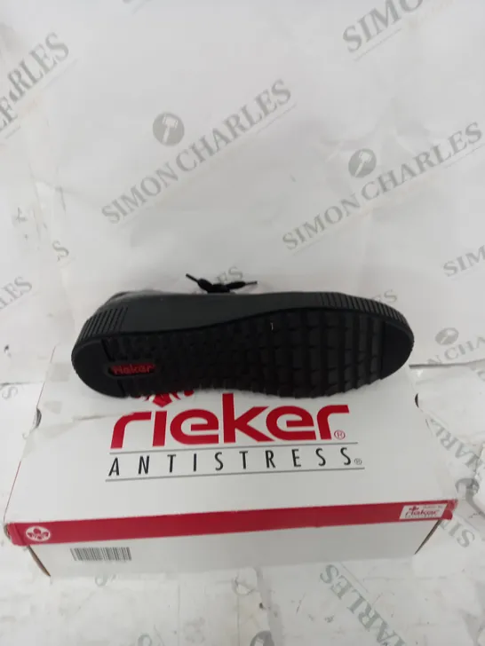 BOXED PAIR OF RIEKER TRAINERS WITH ZIP IN BLACK UK SIZE 6.5