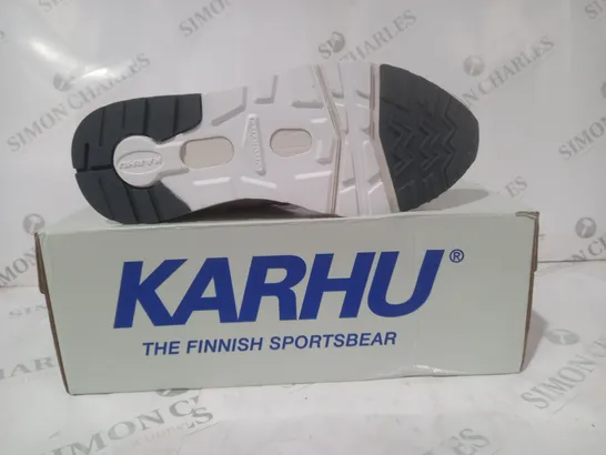 BOXED PAIR OF KARHU ARIA 95 SHOES IN MULTICOLOUR UK SIZE 6