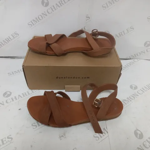 BOXED DUNE LONDON SANDLE TAN SIZE 8