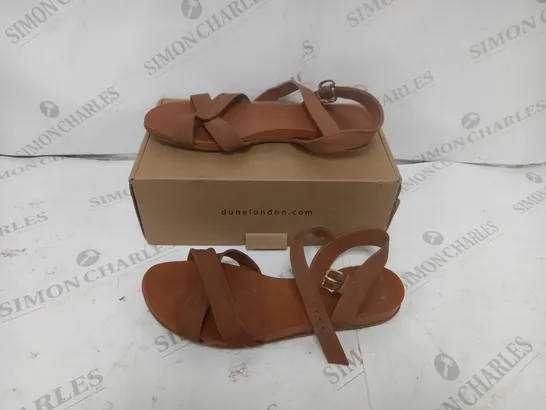 BOXED DUNE LONDON SANDLE TAN SIZE 8