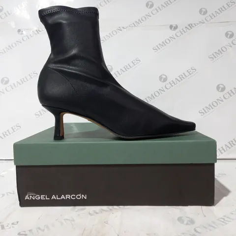 BOXED PAIR OF ANGEL ALARCON LOW HEEL POINTED TOE ANKLE BOOTS IN BLACK EU SIZE 40